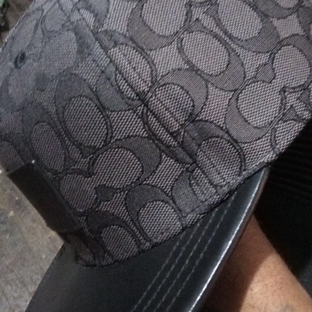 Coach hat snap back - Picture 3 of 3